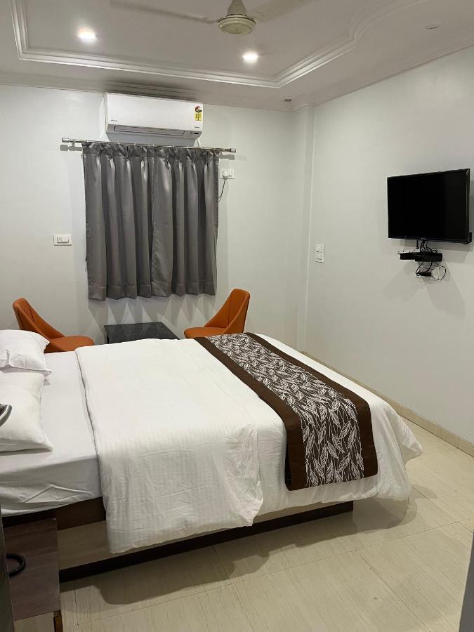 Hotel Jeet Paradise Phaltan المظهر الخارجي الصورة