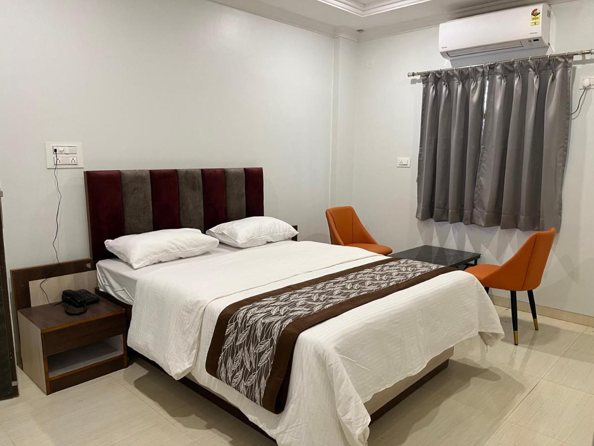 Hotel Jeet Paradise Phaltan المظهر الخارجي الصورة