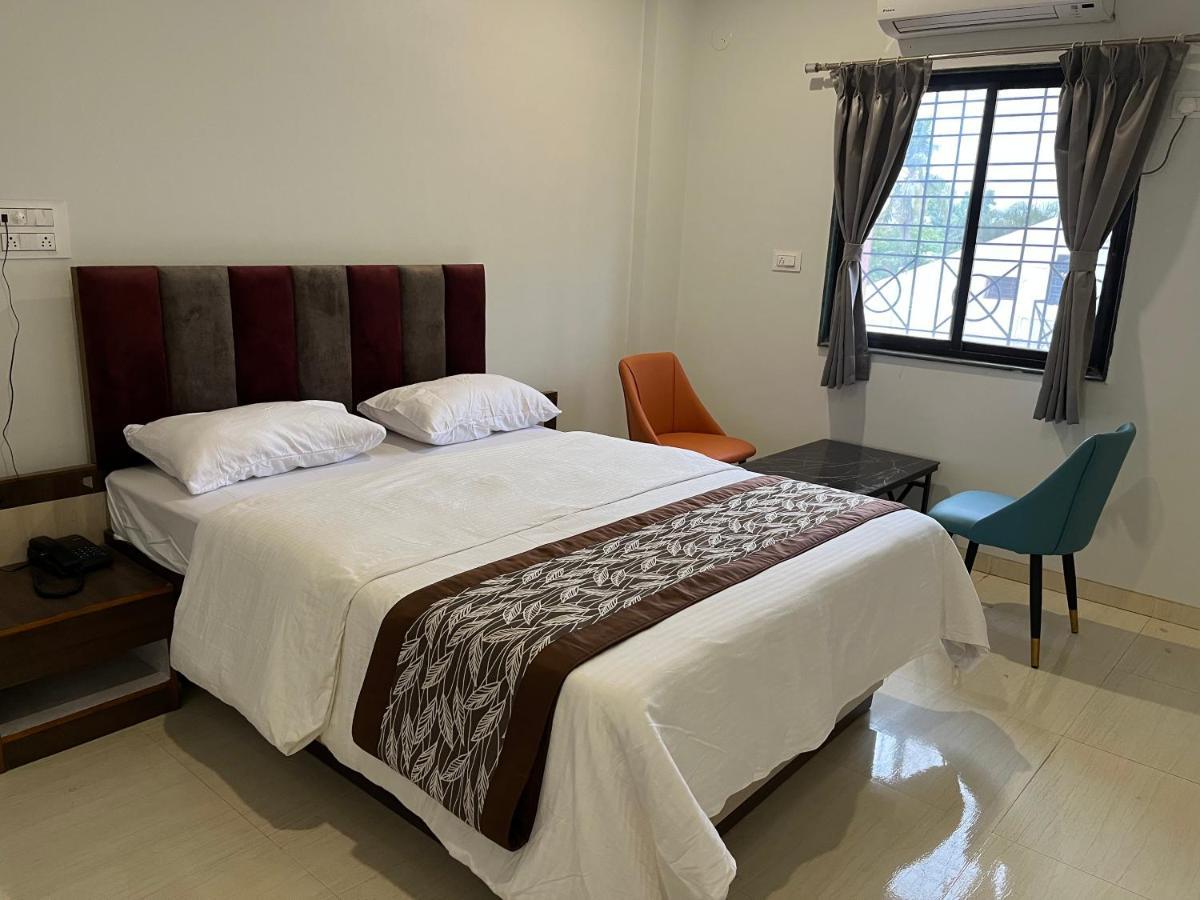 Hotel Jeet Paradise Phaltan المظهر الخارجي الصورة