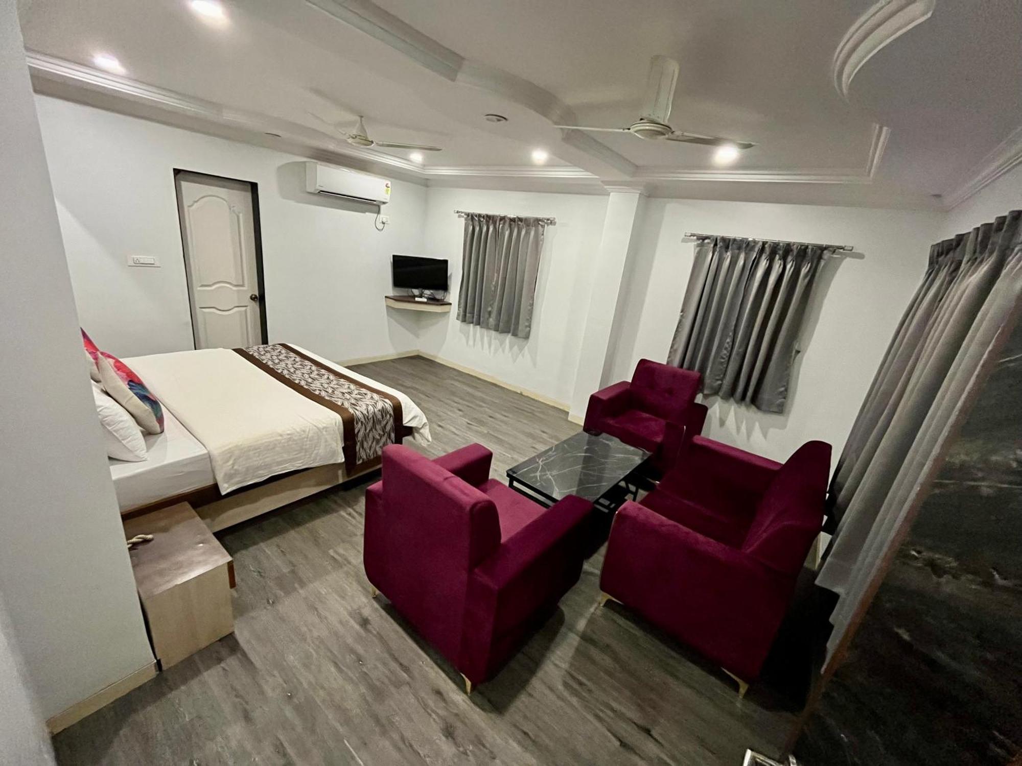 Hotel Jeet Paradise Phaltan المظهر الخارجي الصورة