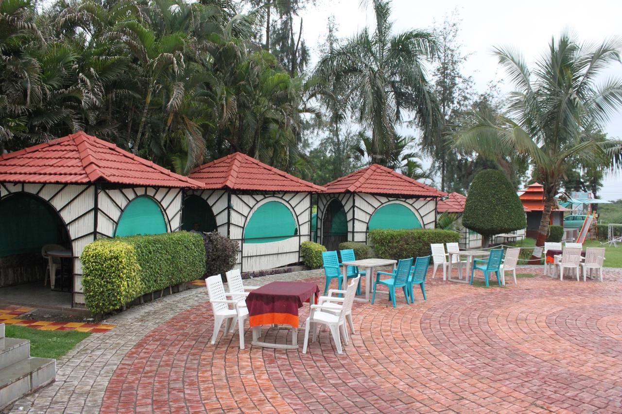 Hotel Jeet Paradise Phaltan المظهر الخارجي الصورة