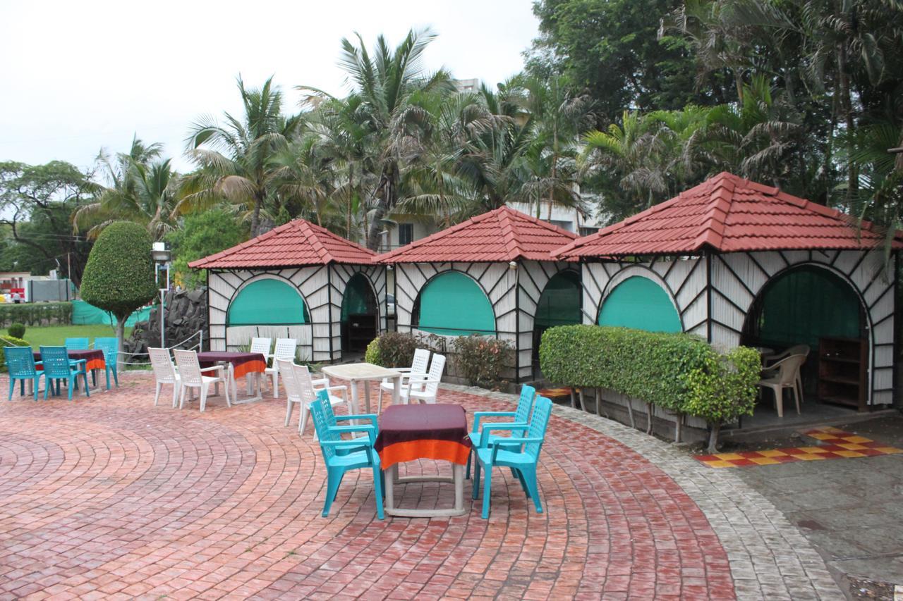 Hotel Jeet Paradise Phaltan المظهر الخارجي الصورة